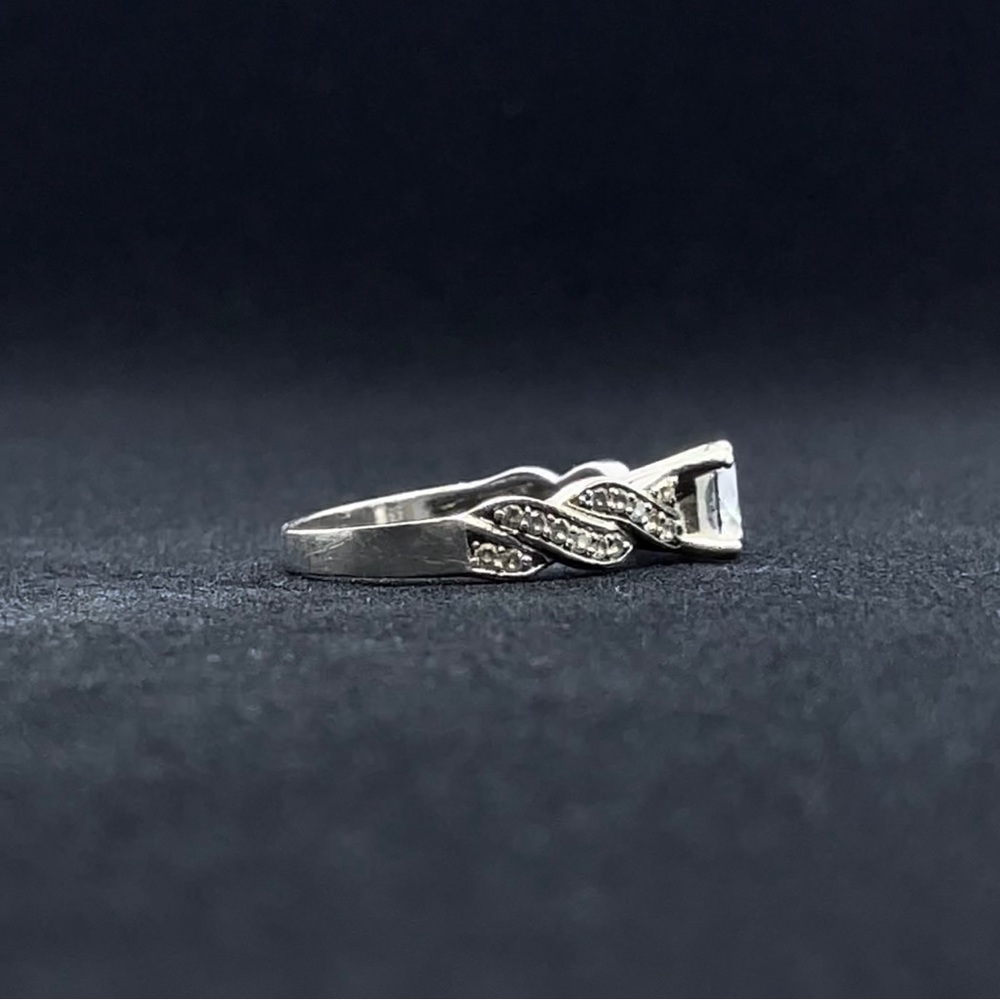 STERLING SILVER ENGAGEMENT RING - Picture 3 of 4